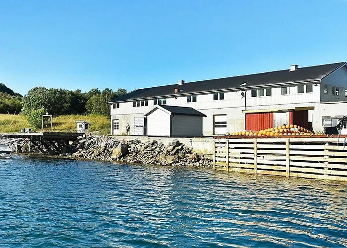 8 Person In * Oksvoll