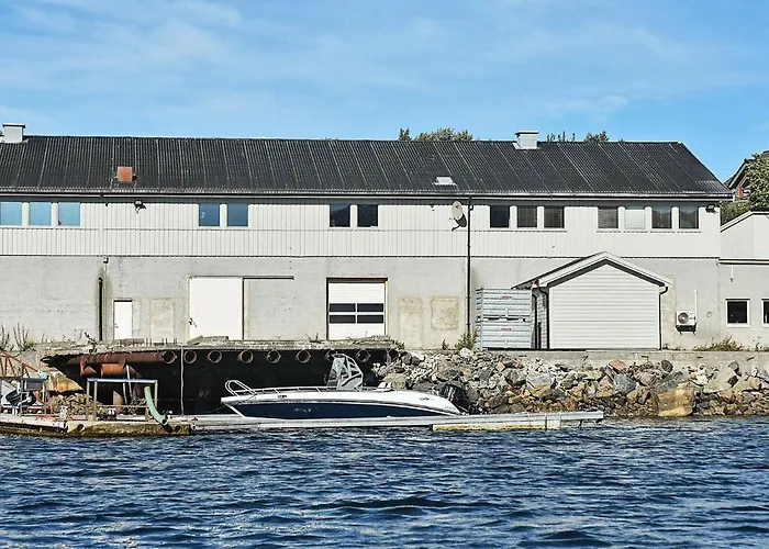 Hébergement de vacances 8 Person In *